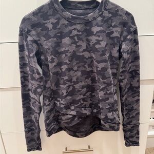 lululemon athletica Gray Camo Long Sleeve Insulated Running Top